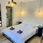 Moderne Au Coeur Du 8e Paryż