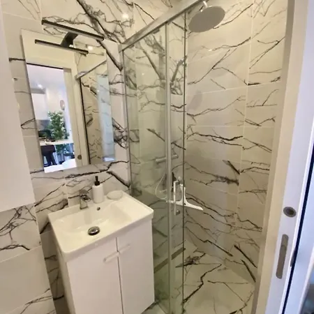 Daire Moderne Au Coeur Du 8e